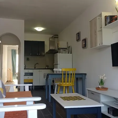 Buena Fuerte Mari Giuli تاراخاليخو